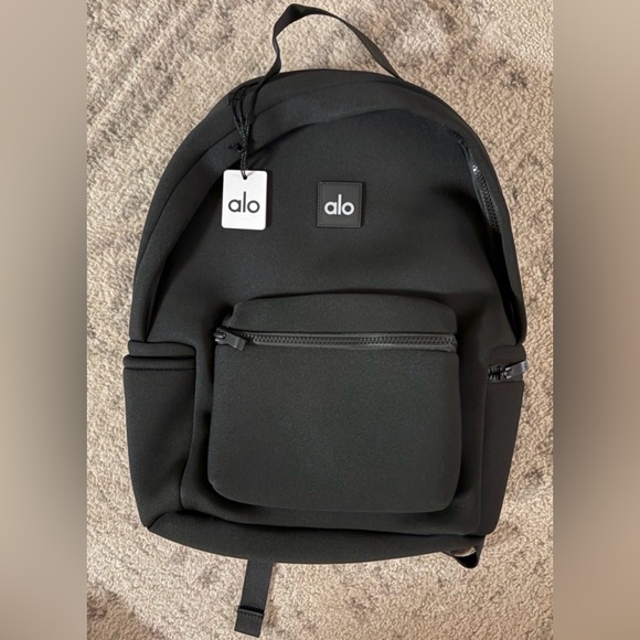 ALO Yoga Stow Backpack🔥 BRAND NEW w/tags!🔥 - Picture 6 of 16